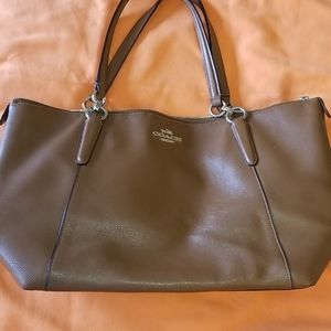 GUC Coach Pebble Leather Tote